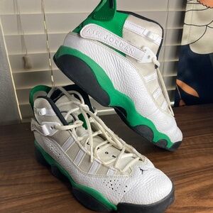 Green Jordan’s/ good condition/ size 7y